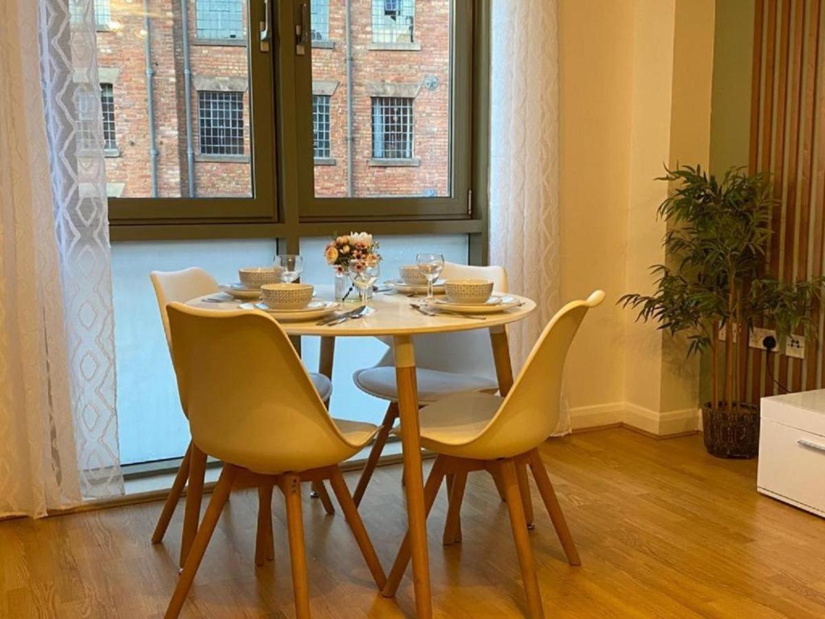 Spacious 2 Bed Flat, Secure Parking Sleeps 5 Contractor And Leisure By Comfy Nest Derby