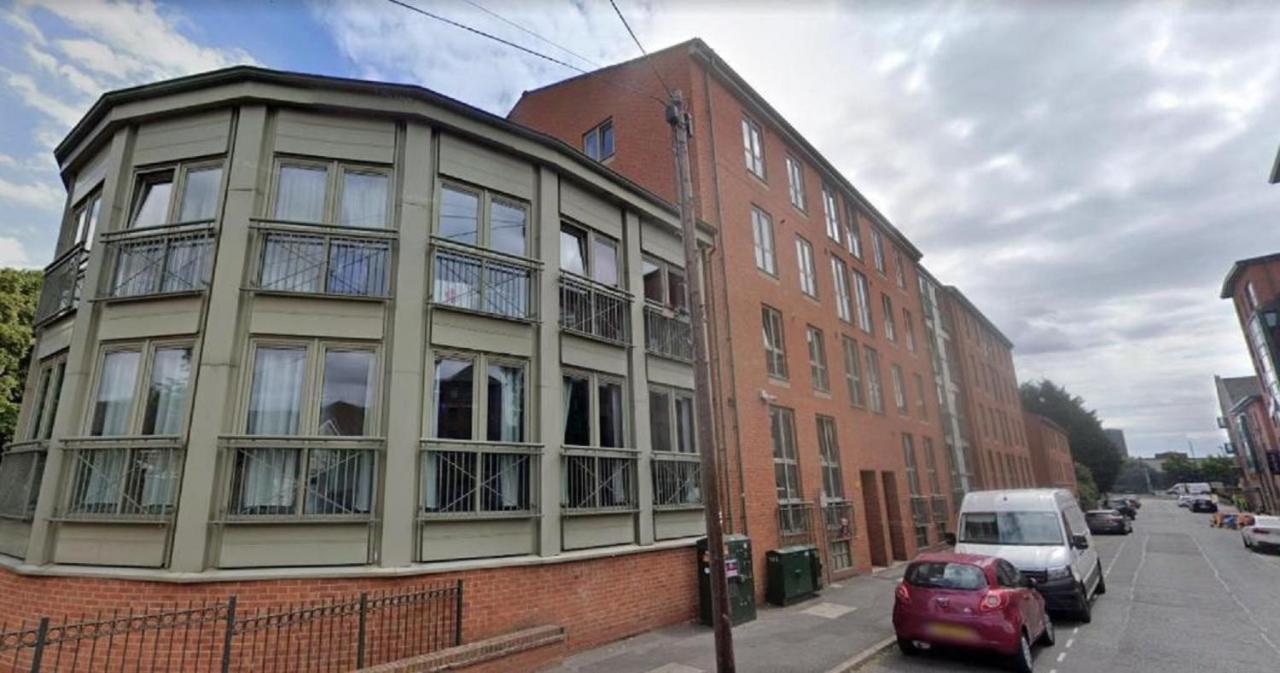 Spacious 2 Bed Flat, Secure Parking Sleeps 5 Contractor And Leisure By Comfy Nest